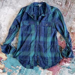 Women’s small Charlotte Russe plaid button down blouse green blue distressed